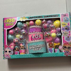 L.O.L. Surprise! Party Playset - Pink, Teal, Yellow, Purple